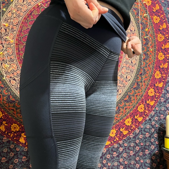 OFFLINE by Aerie the Hugger Striped Leggings - Picture 3 of 7